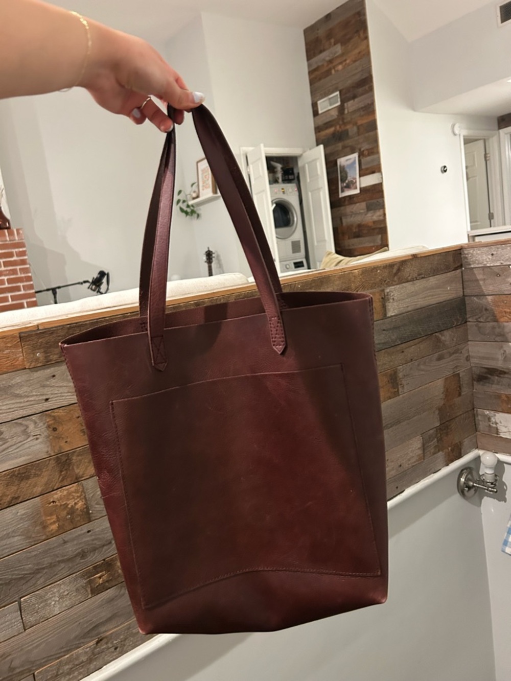 Madewell Classic Leather Tote in Burgundy Brown